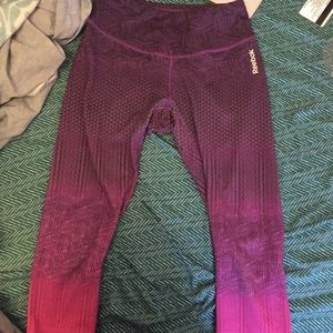 Purple/pink leggings